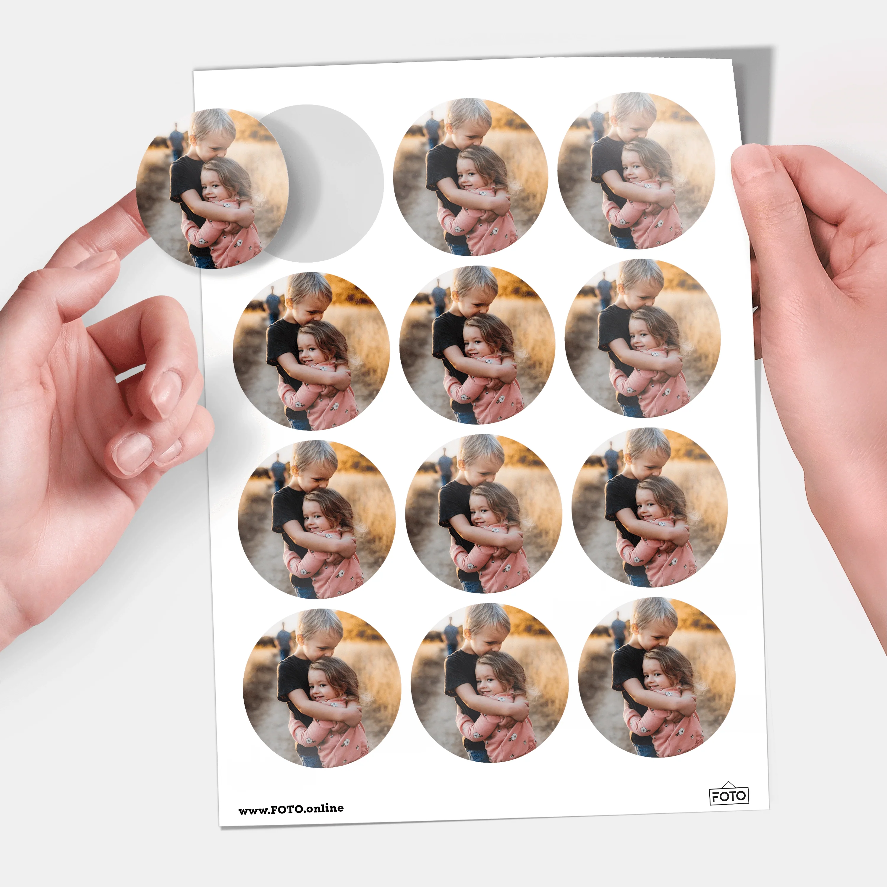 Selbstklebende Fotosticker online bestellen: rund, quadratisch & Herzform - Image 13
