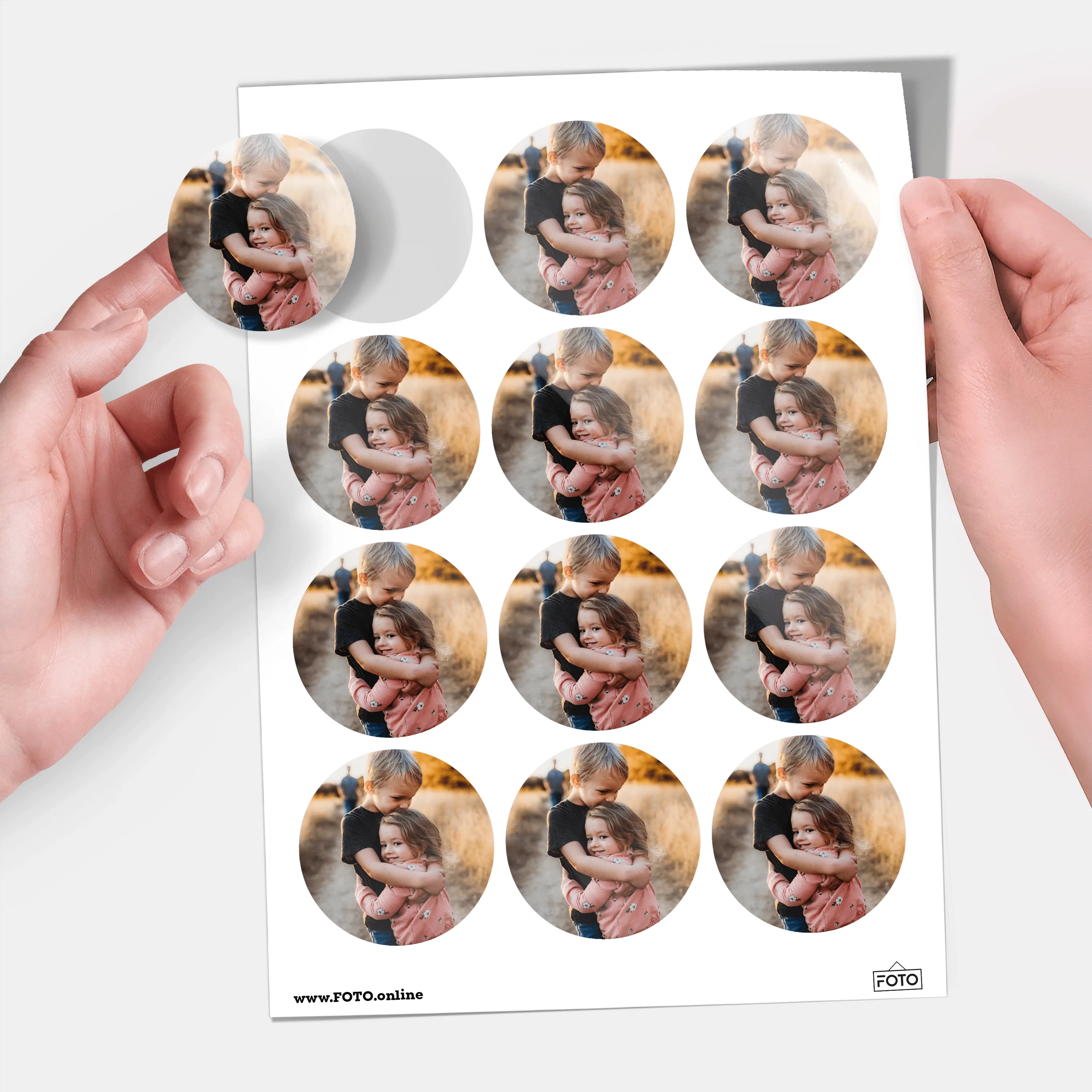 Selbstklebende Fotosticker online bestellen: rund, quadratisch & Herzform - Image 14