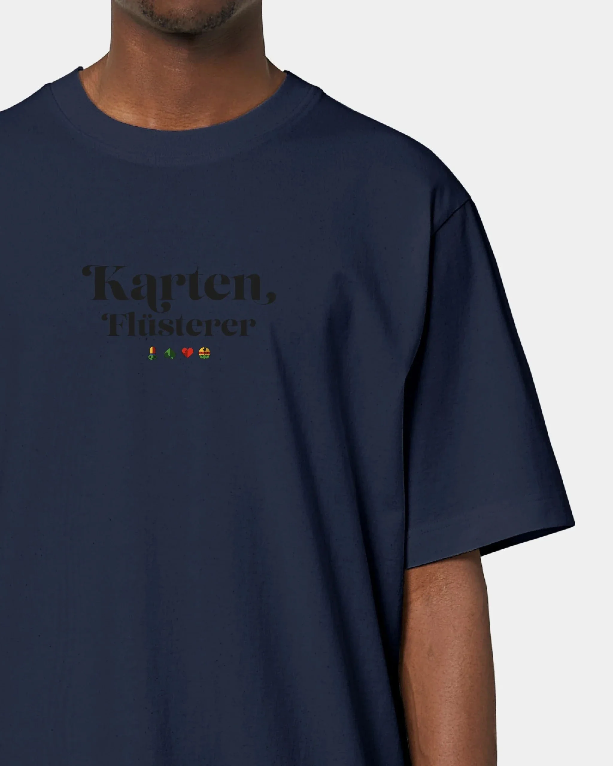 Personalisiertes T-Shirt "Karten Flüsterer" - Image 36
